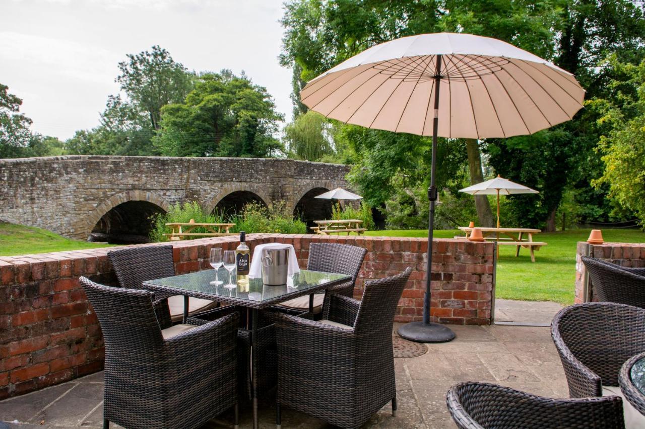 The Lion Hotel Leintwardine Exterior photo