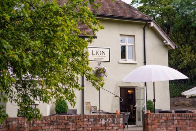 The Lion Hotel Leintwardine Exterior photo