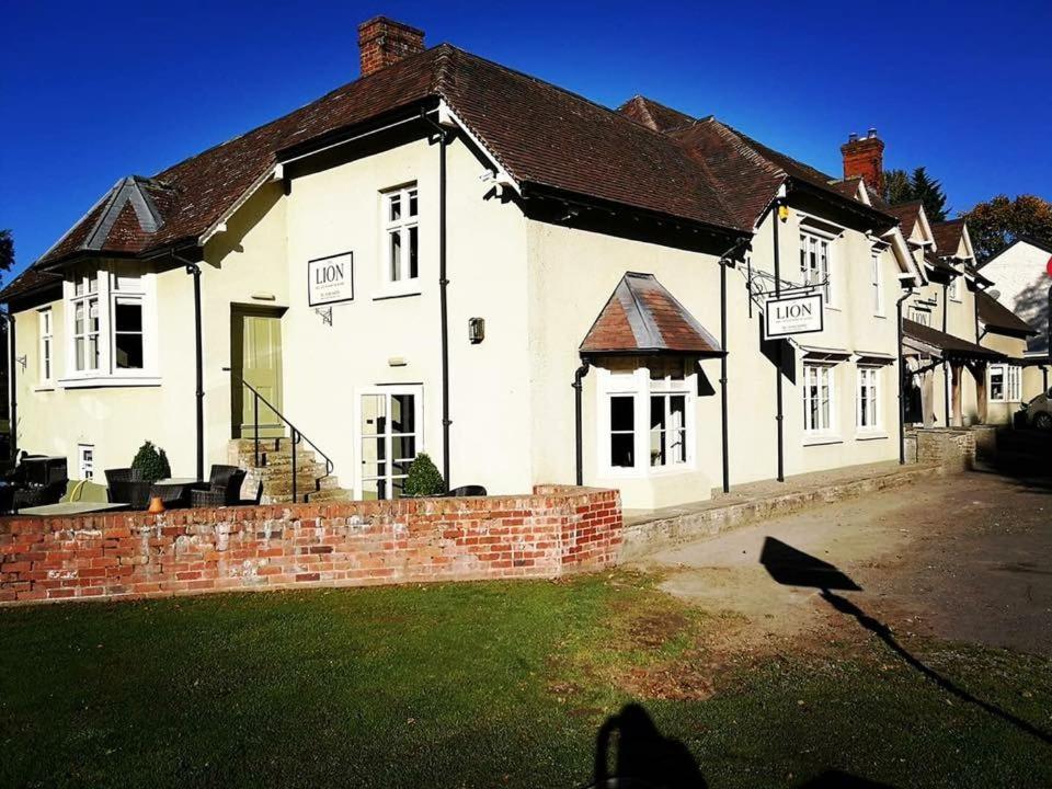 The Lion Hotel Leintwardine Exterior photo