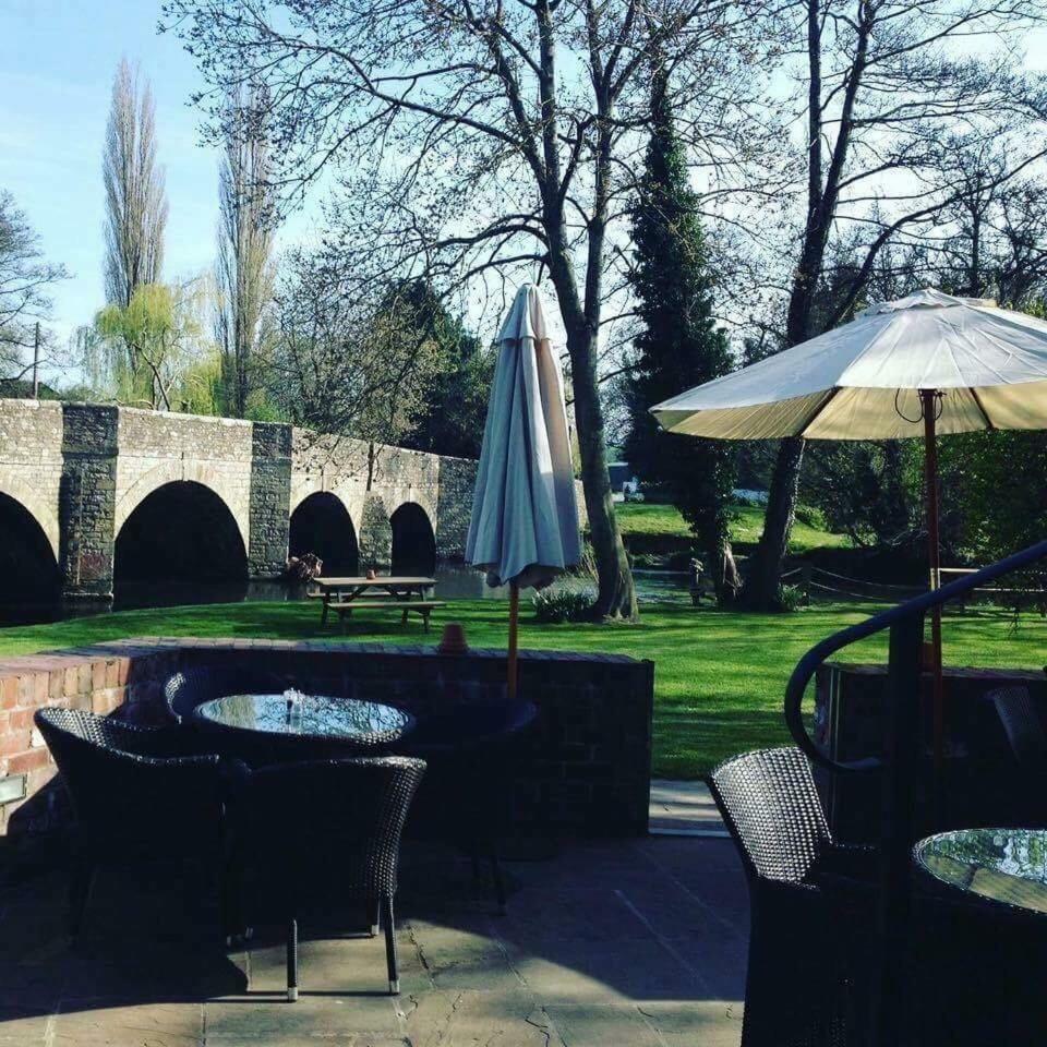 The Lion Hotel Leintwardine Exterior photo